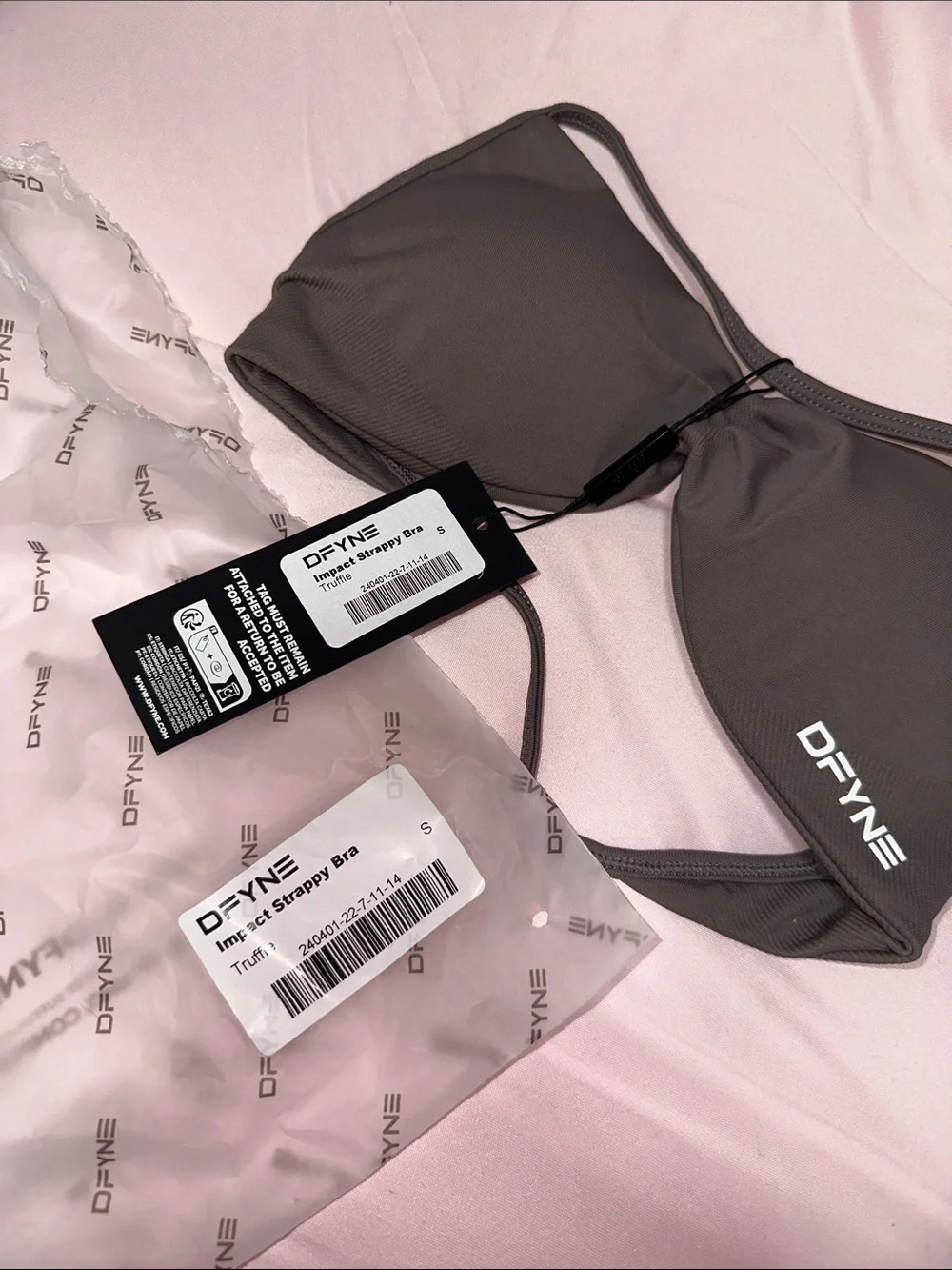 NWT DFYNE Impact Strappy Bra (Truffle - Small)